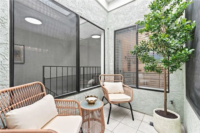 2609 Nelson Avenue F, Redondo Beach, CA 90278