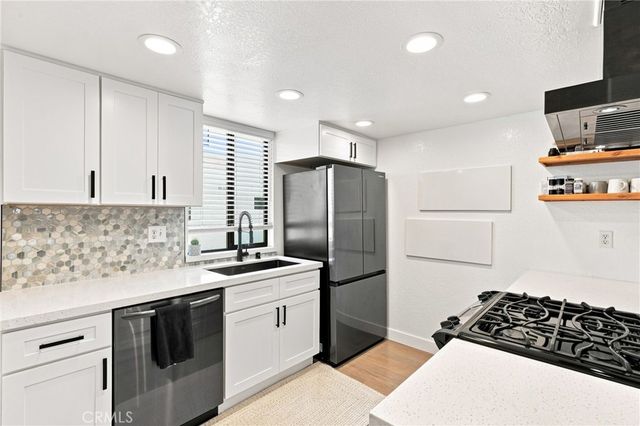 2609 Nelson Avenue F, Redondo Beach, CA 90278