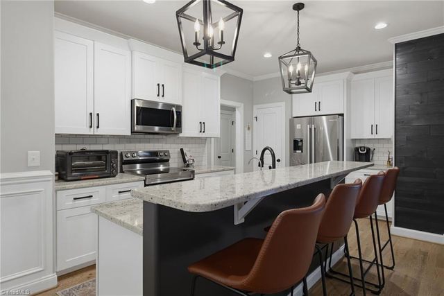 179 Pipers Ridge West, Winston-salem, NC 27127