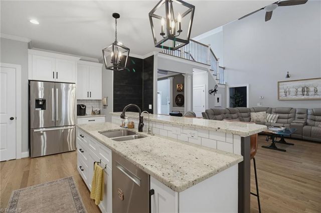 179 Pipers Ridge West, Winston-salem, NC 27127