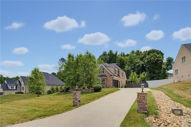 179 Pipers Ridge West, Winston-salem, NC 27127