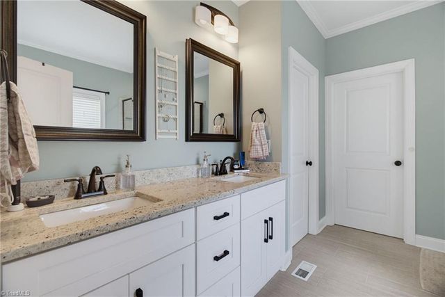179 Pipers Ridge West, Winston-salem, NC 27127