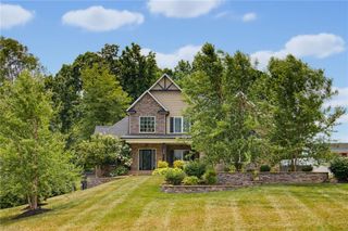 179 Pipers Ridge West, Winston-salem, NC 27127