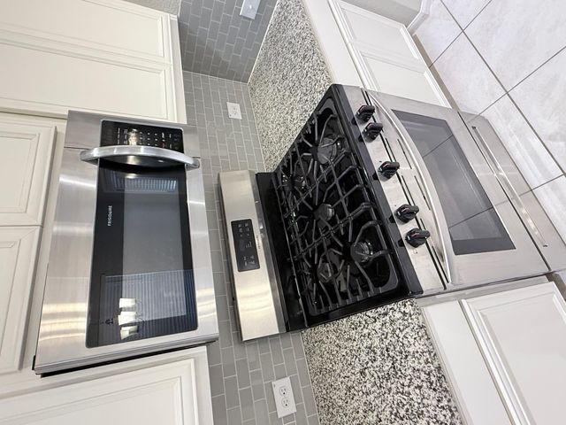 13813 Geelong DR, Pflugerville, TX 78660