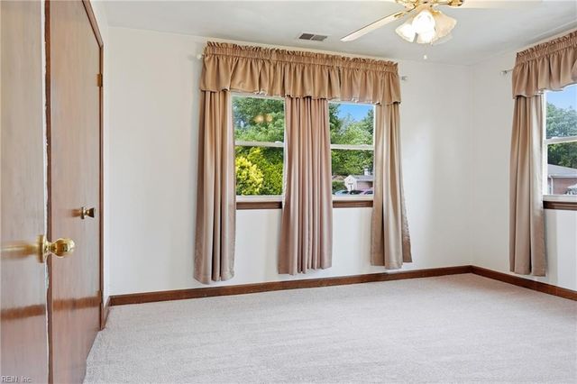 229 Newtown RD S, Norfolk, VA 23502