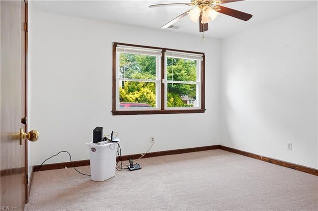 229 Newtown RD S, Norfolk, VA 23502