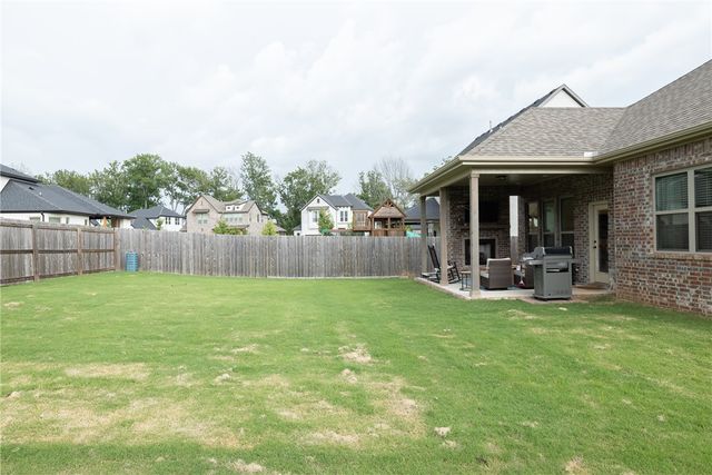 3758 W Dahlia Way, Fayetteville, AR 72704