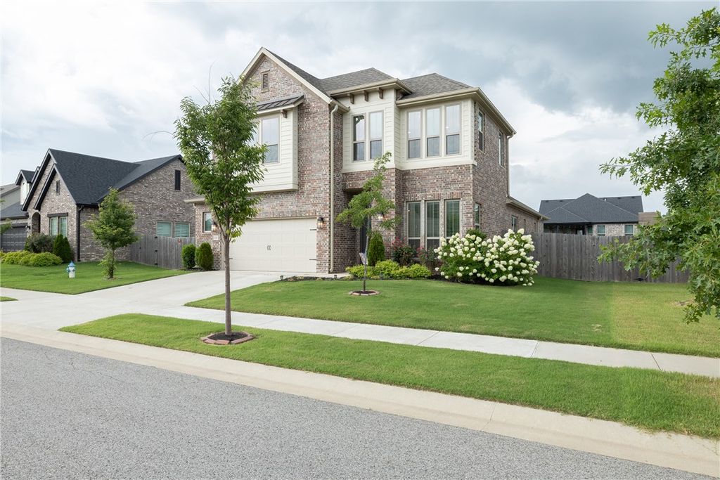 3758 W Dahlia Way, Fayetteville, AR 72704