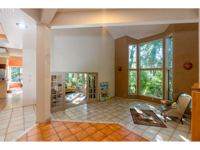 1355 Sw RUSS Ln, Mc Minnville, OR 97128