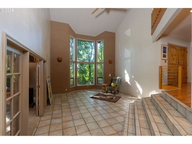 1355 Sw RUSS Ln, Mc Minnville, OR 97128