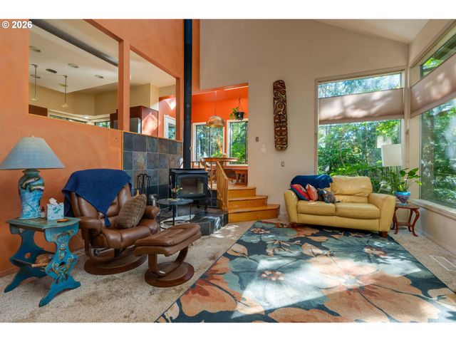 1355 Sw RUSS Ln, Mc Minnville, OR 97128