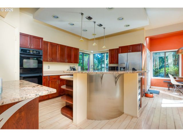 1355 Sw RUSS Ln, Mc Minnville, OR 97128