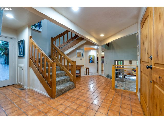 1355 Sw RUSS Ln, Mc Minnville, OR 97128