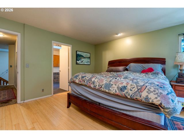 1355 Sw RUSS Ln, Mc Minnville, OR 97128