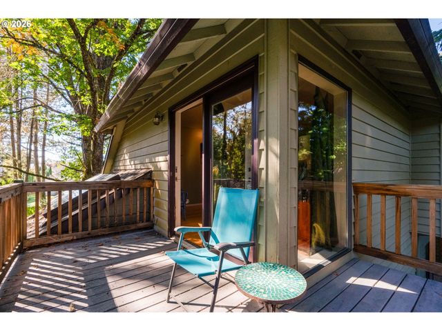 1355 Sw RUSS Ln, Mc Minnville, OR 97128