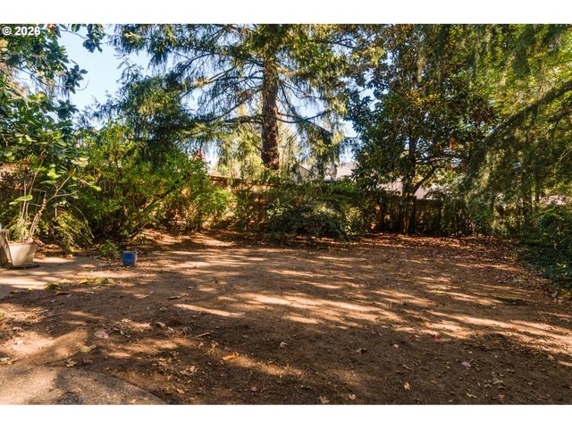 1355 Sw RUSS Ln, Mc Minnville, OR 97128