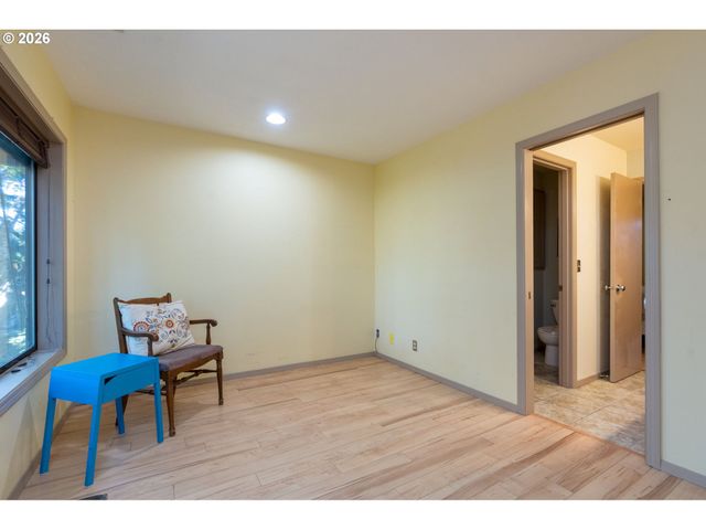 1355 Sw RUSS Ln, Mc Minnville, OR 97128