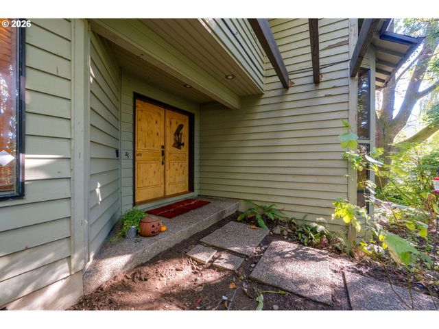 1355 Sw RUSS Ln, Mc Minnville, OR 97128