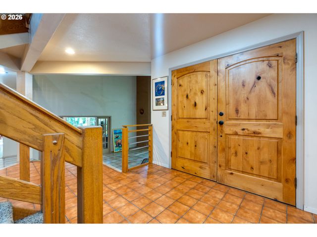 1355 Sw RUSS Ln, Mc Minnville, OR 97128