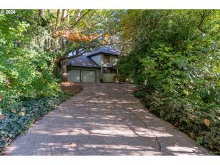 1355 Sw RUSS Ln, Mc Minnville, OR 97128