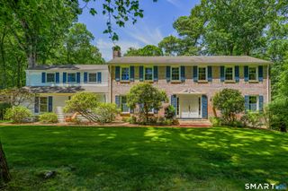 23 Peaslee Hill, West Hartford, CT 06117