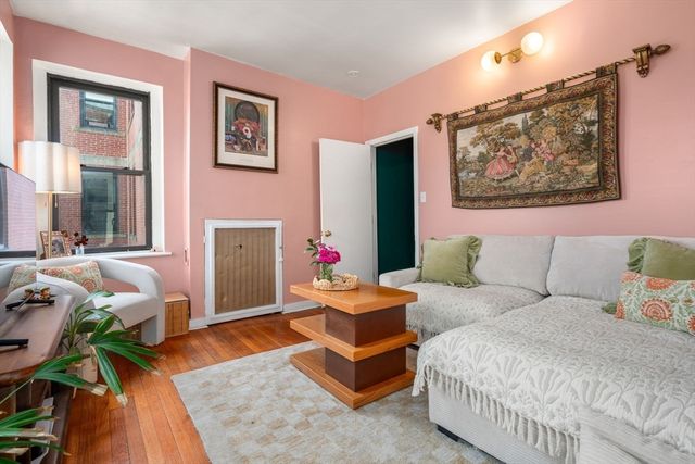 1404 Commonwealth Ave 17, Boston, MA 02135