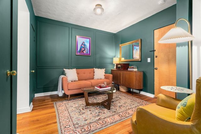 1404 Commonwealth Ave 17, Boston, MA 02135