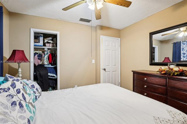 3398 NW 212th St, Miami Gardens, FL 33056