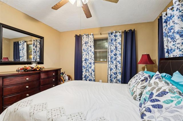 3398 NW 212th St, Miami Gardens, FL 33056