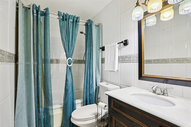 3398 NW 212th St, Miami Gardens, FL 33056