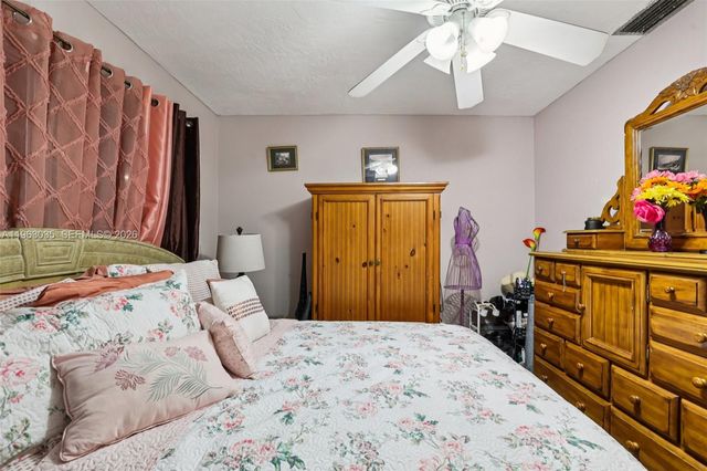 3398 NW 212th St, Miami Gardens, FL 33056