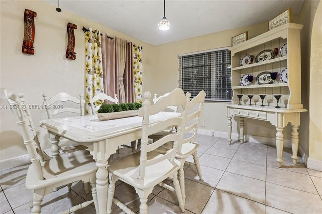 3398 NW 212th St, Miami Gardens, FL 33056