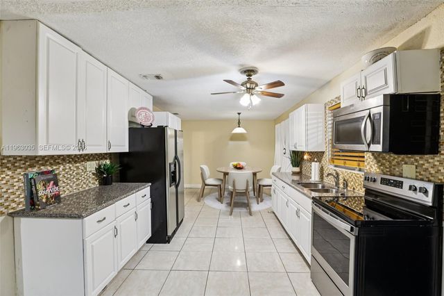 3398 NW 212th St, Miami Gardens, FL 33056