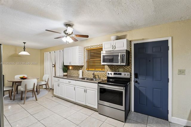 3398 NW 212th St, Miami Gardens, FL 33056