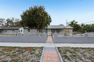 3398 NW 212th St, Miami Gardens, FL 33056