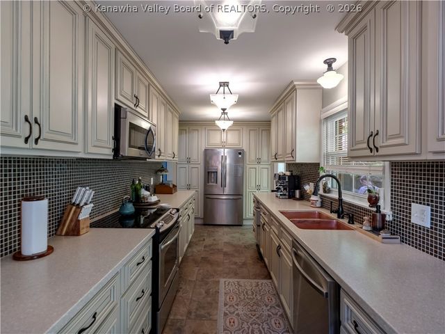 1108 Montrose Drive, South Charleston, WV 25303