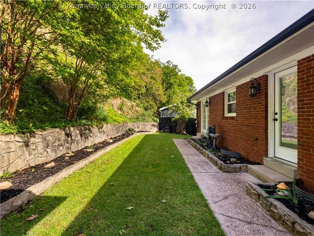 1108 Montrose Drive, South Charleston, WV 25303