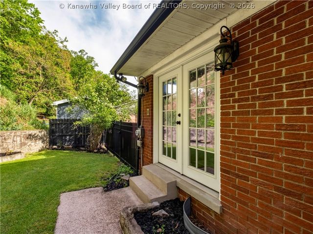 1108 Montrose Drive, South Charleston, WV 25303