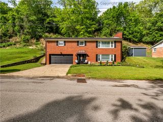 1108 Montrose Drive, South Charleston, WV 25303
