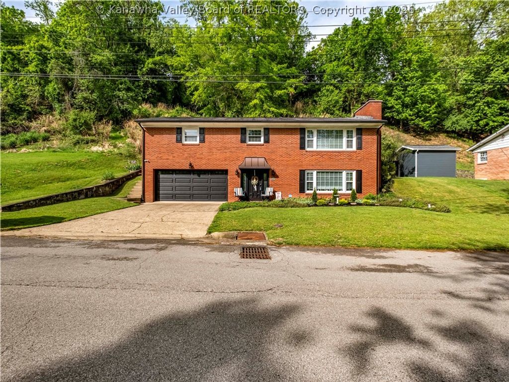 1108 Montrose Drive, South Charleston, WV 25303