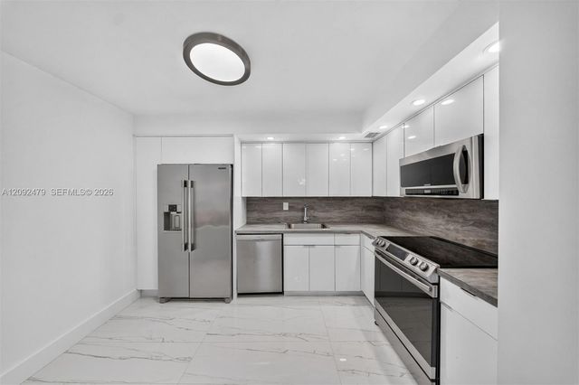 100 Bayview Drive 1908, Sunny Isles Beach, FL 33160