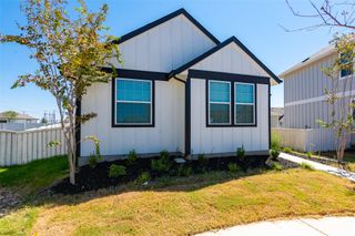 350 Fabion ST, Kyle, TX 78640