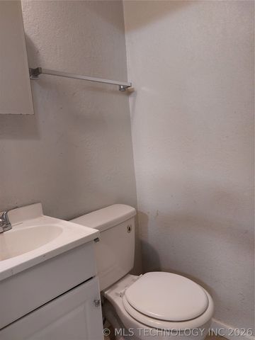 6203 E King Street, Tulsa, OK 74115