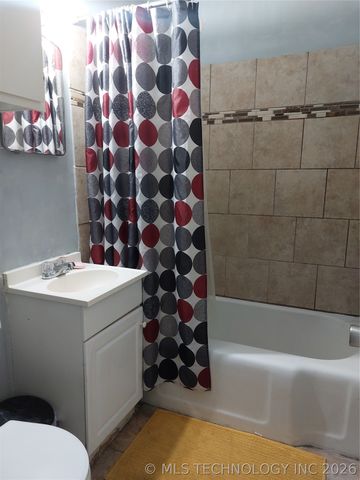 6203 E King Street, Tulsa, OK 74115