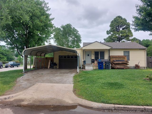 6203 E King Street, Tulsa, OK 74115
