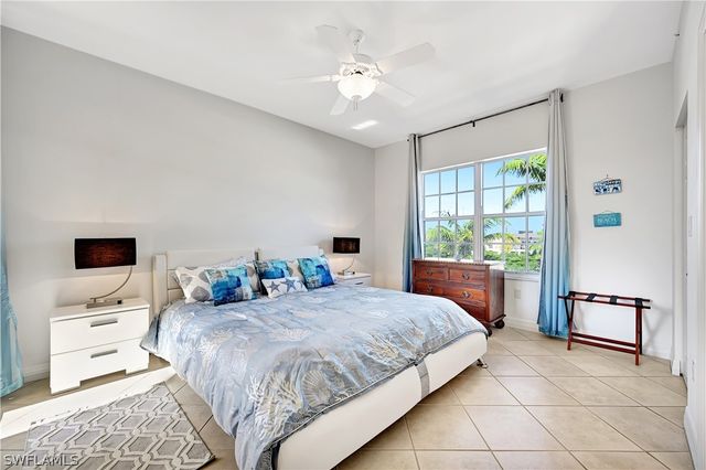 410 Bayfront PL 2409, Naples, FL 34102