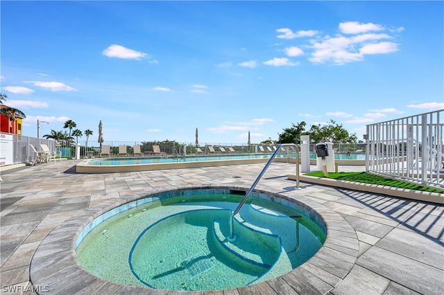 410 Bayfront PL 2409, Naples, FL 34102