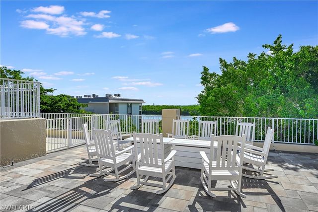 410 Bayfront PL 2409, Naples, FL 34102