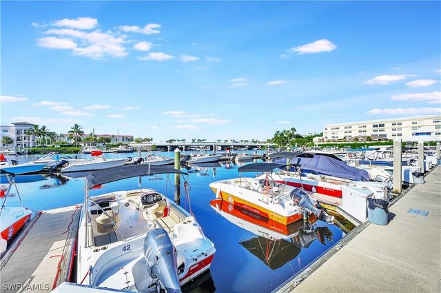 410 Bayfront PL 2409, Naples, FL 34102