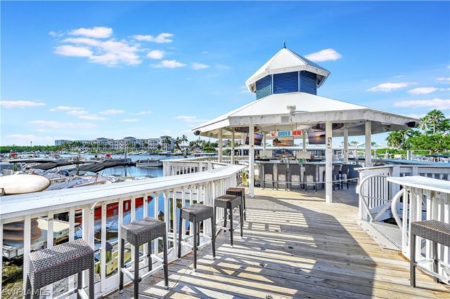 410 Bayfront PL 2409, Naples, FL 34102